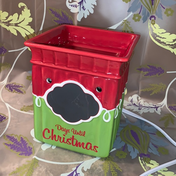 Scentsy Countdown to Christmas warmer, EUC - Picture 1 of 6